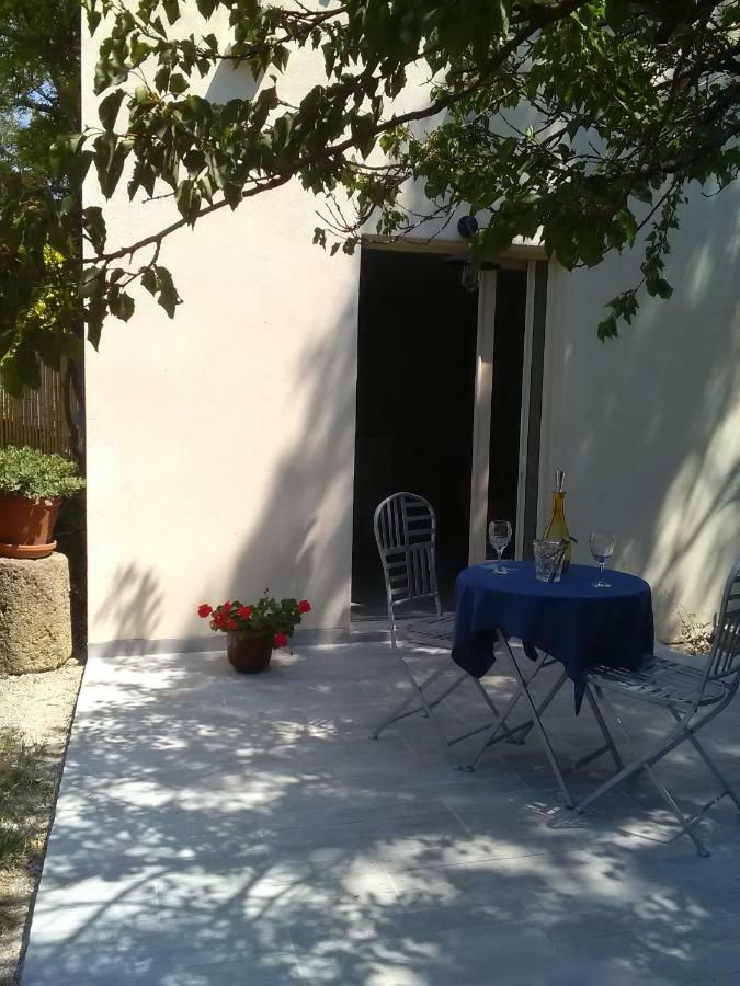 Gite De Charme Guest House Arles Exterior photo