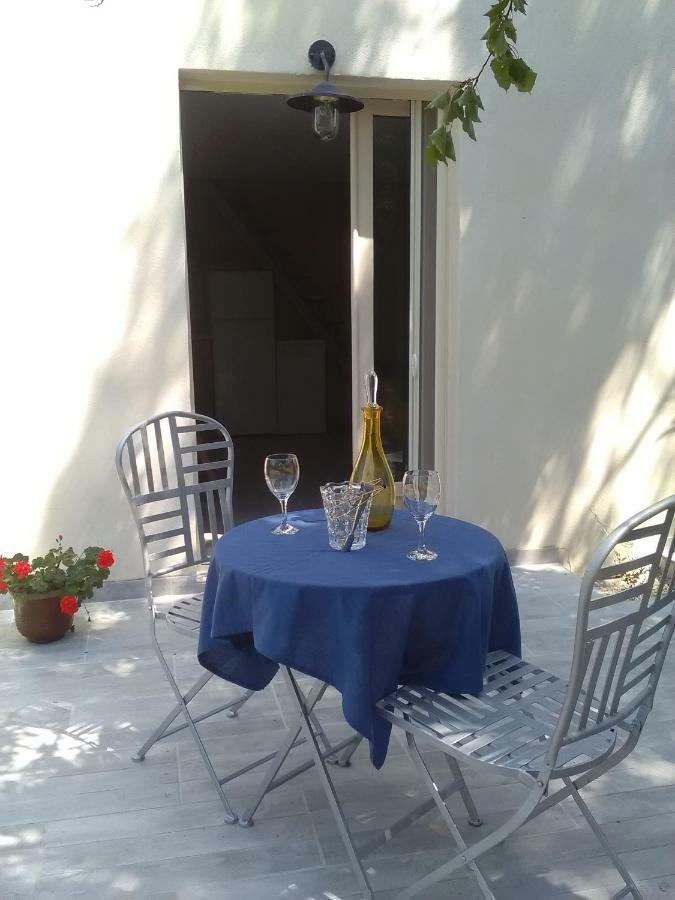 Gite De Charme Guest House Arles Exterior photo